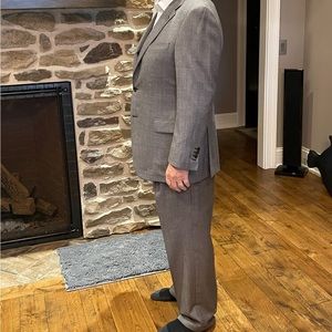 Mens Hickey Freeman Super 150’s Suit Gently Used. Worn 5 times.